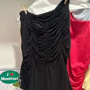 Black scrunch skirt!!